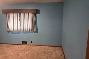 1523 W Memorial Dr, Connersville, IN 47331 - Photo 9