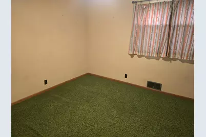 1523 W Memorial Drive, Connersville, IN 47331 - Photo 15