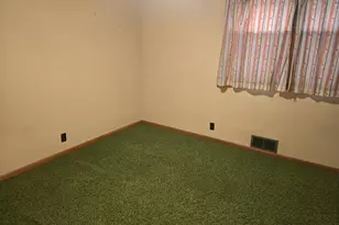 1523 W Memorial Dr, Connersville, IN 47331 - Photo 15