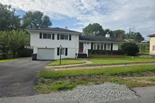1523 W Memorial Dr, Connersville, IN 47331 - Photo 1