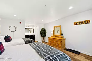 17017 Ant Flat Rd, Huntsville, UT 84317 - Photo 33