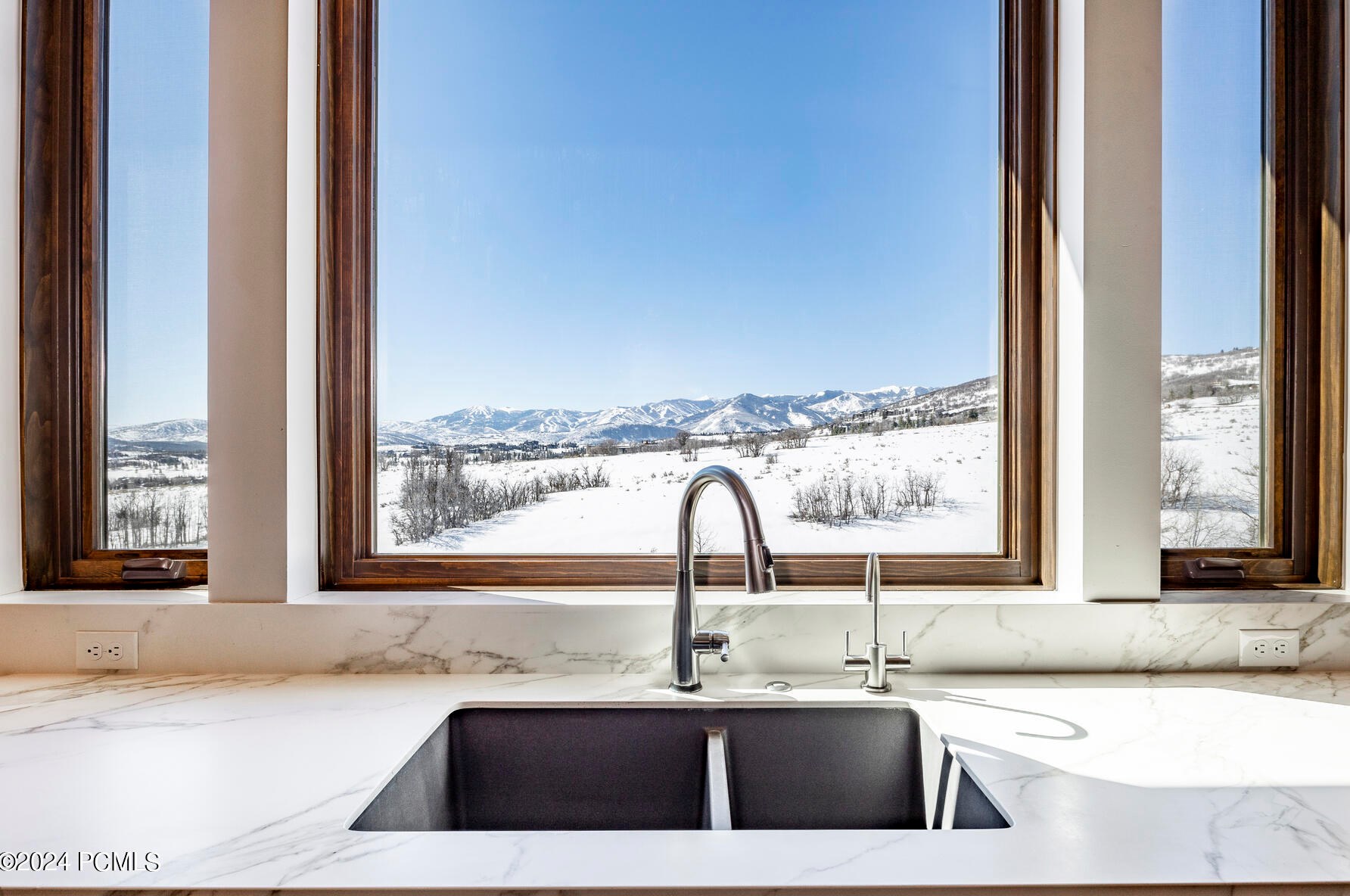 1163 Red Fox Rd, Park City UT 84098-4831 exterior