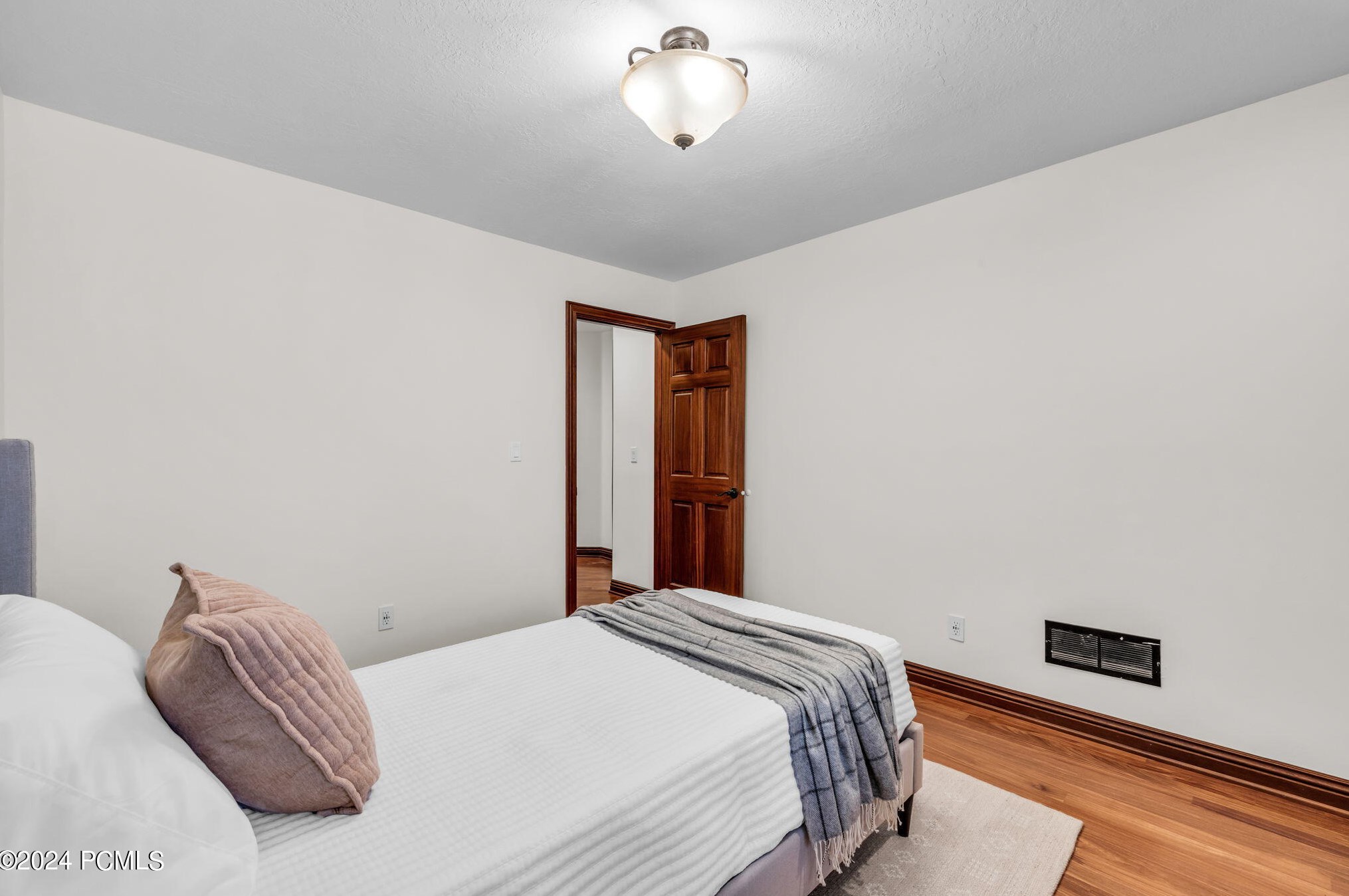 7730 Pinebrook Rd, Park City UT 84098-5384 exterior