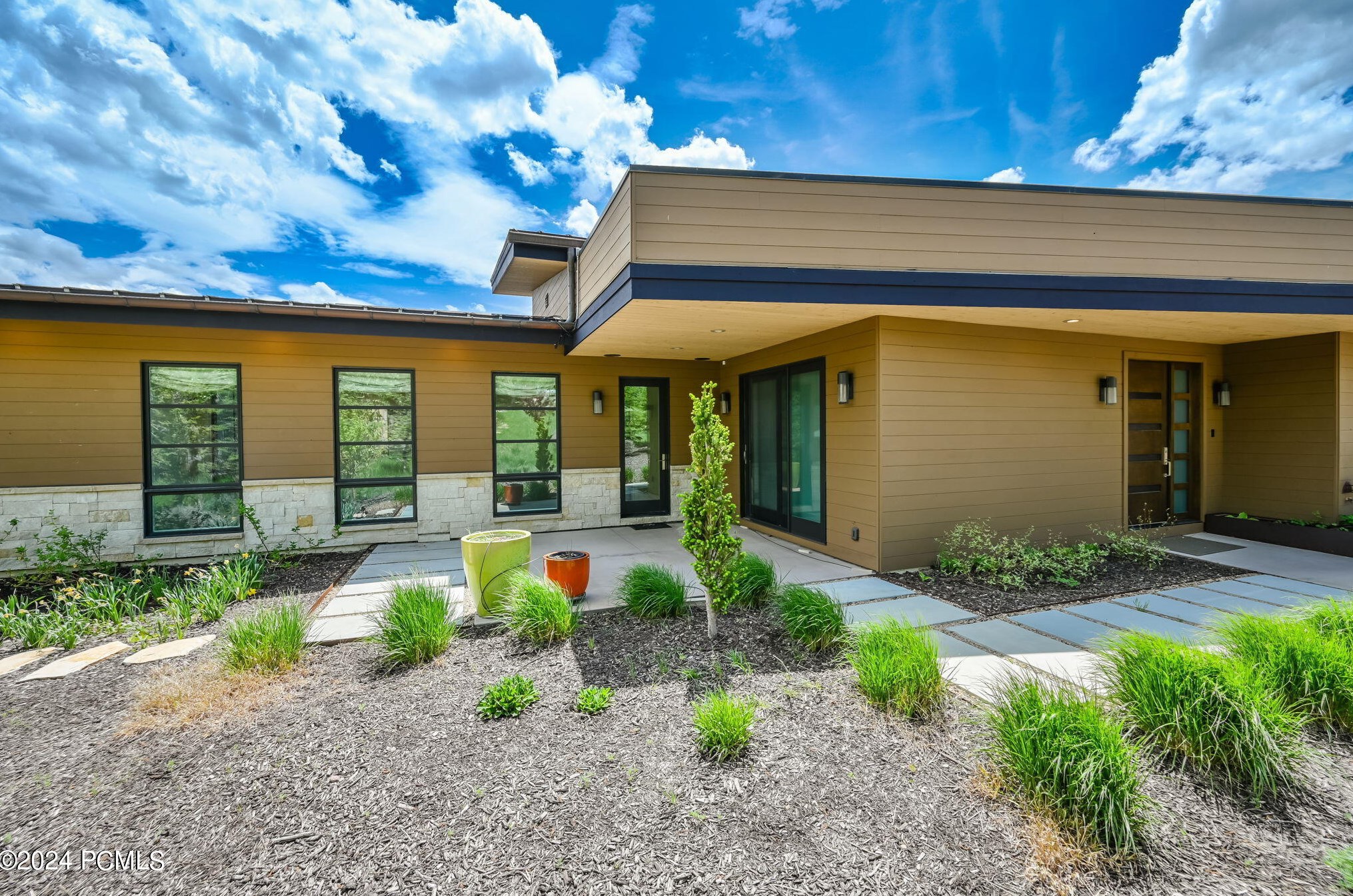 2496 Westview Trl, Park City UT 84098-6287 exterior