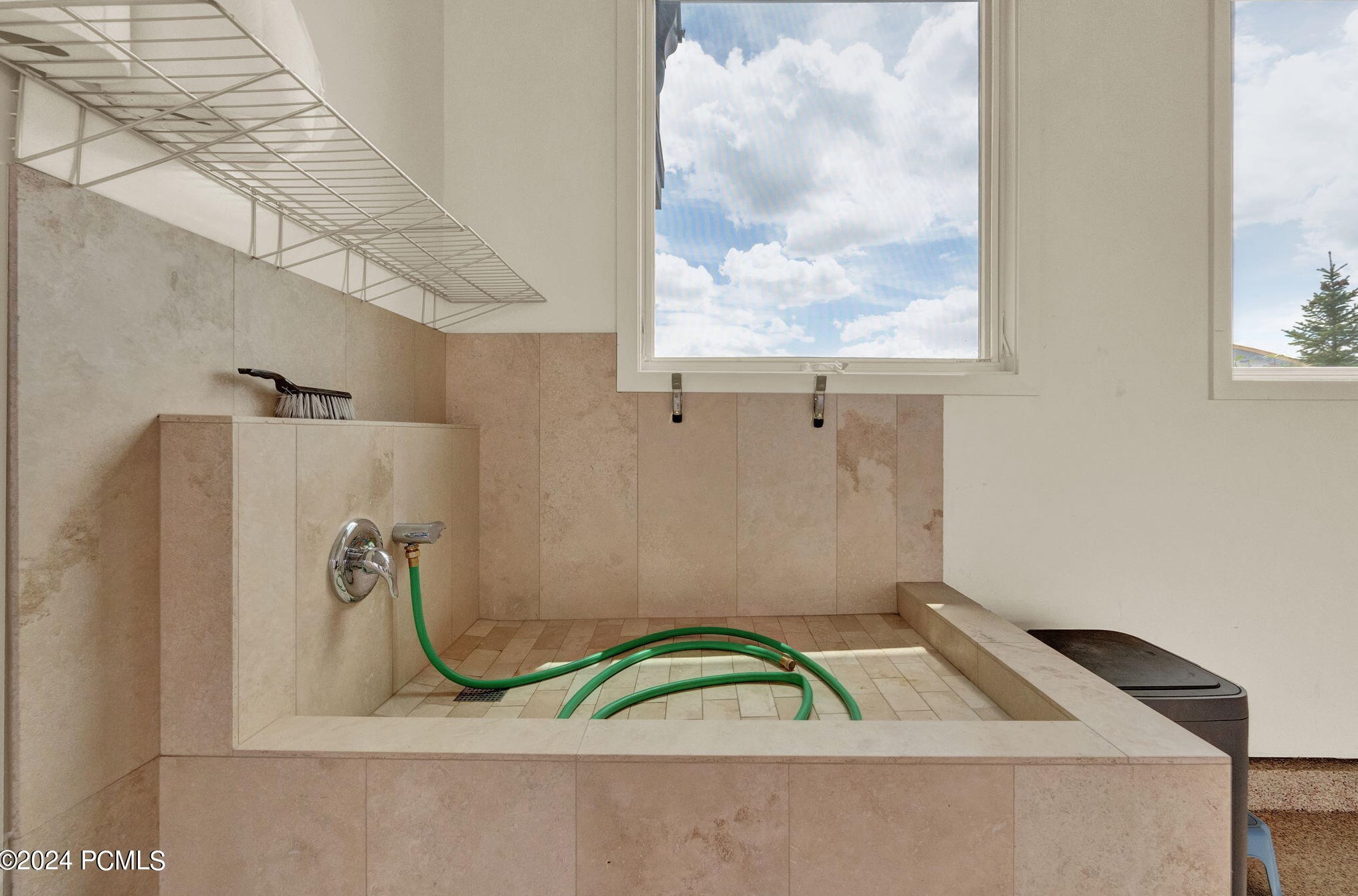 2496 Westview Trl, Park City UT 84098-6287 exterior