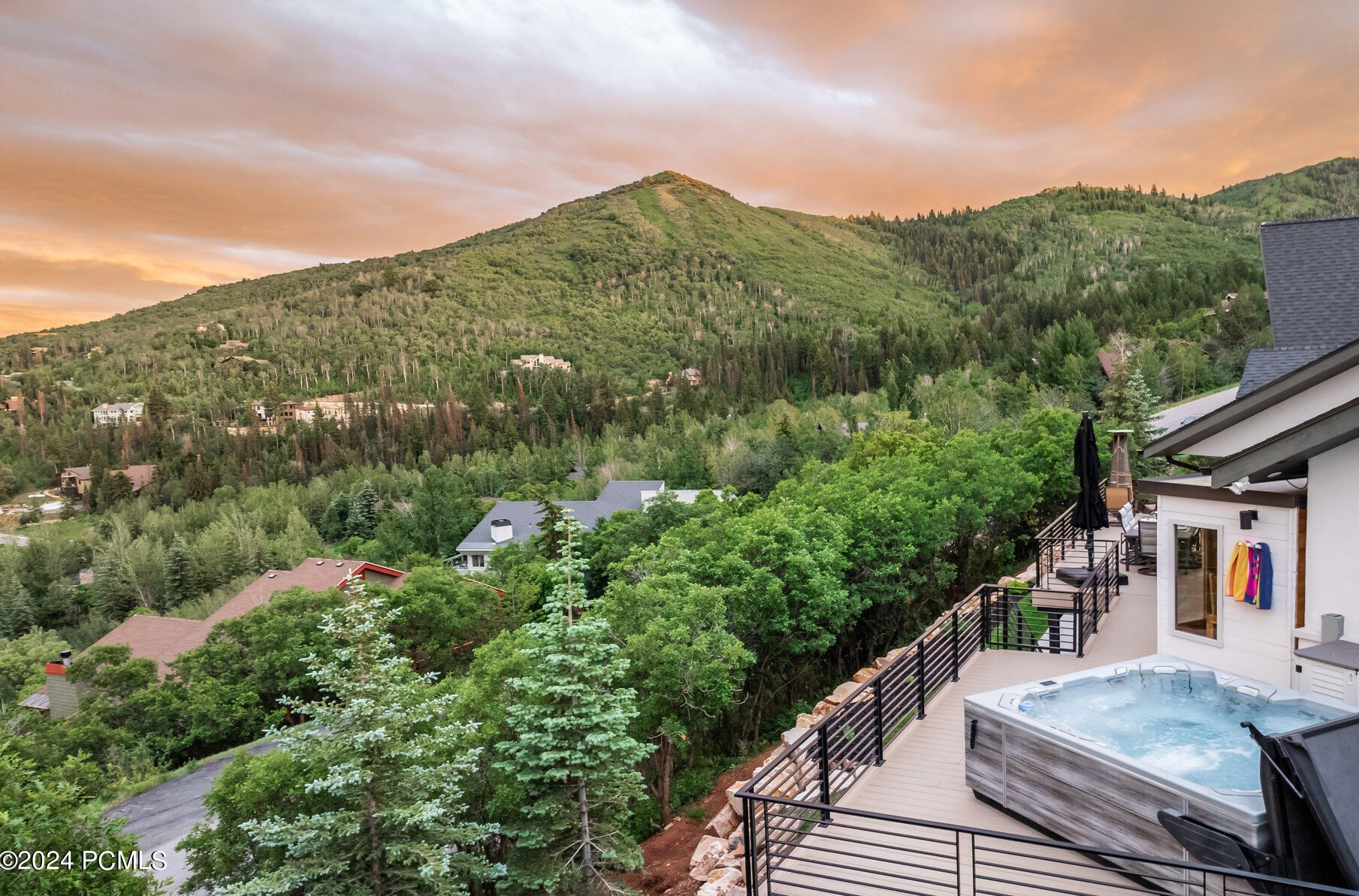 7369 Stagecoach Dr, Park City UT 84098-5332 exterior