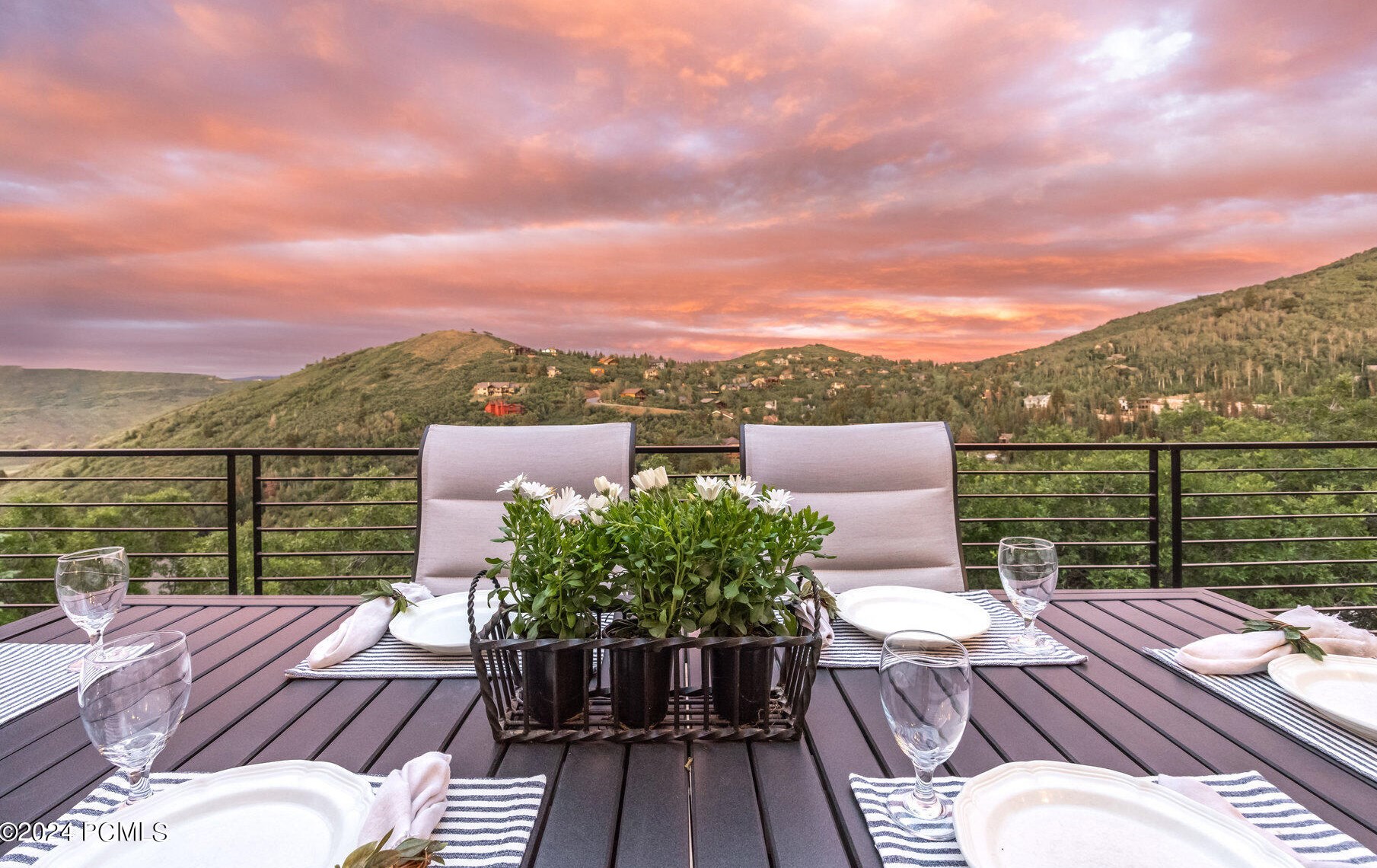 7369 Stagecoach Dr, Park City UT 84098-5332 exterior