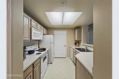 900 Bitner Road #M12, Park City, UT 84098 - Photo 7