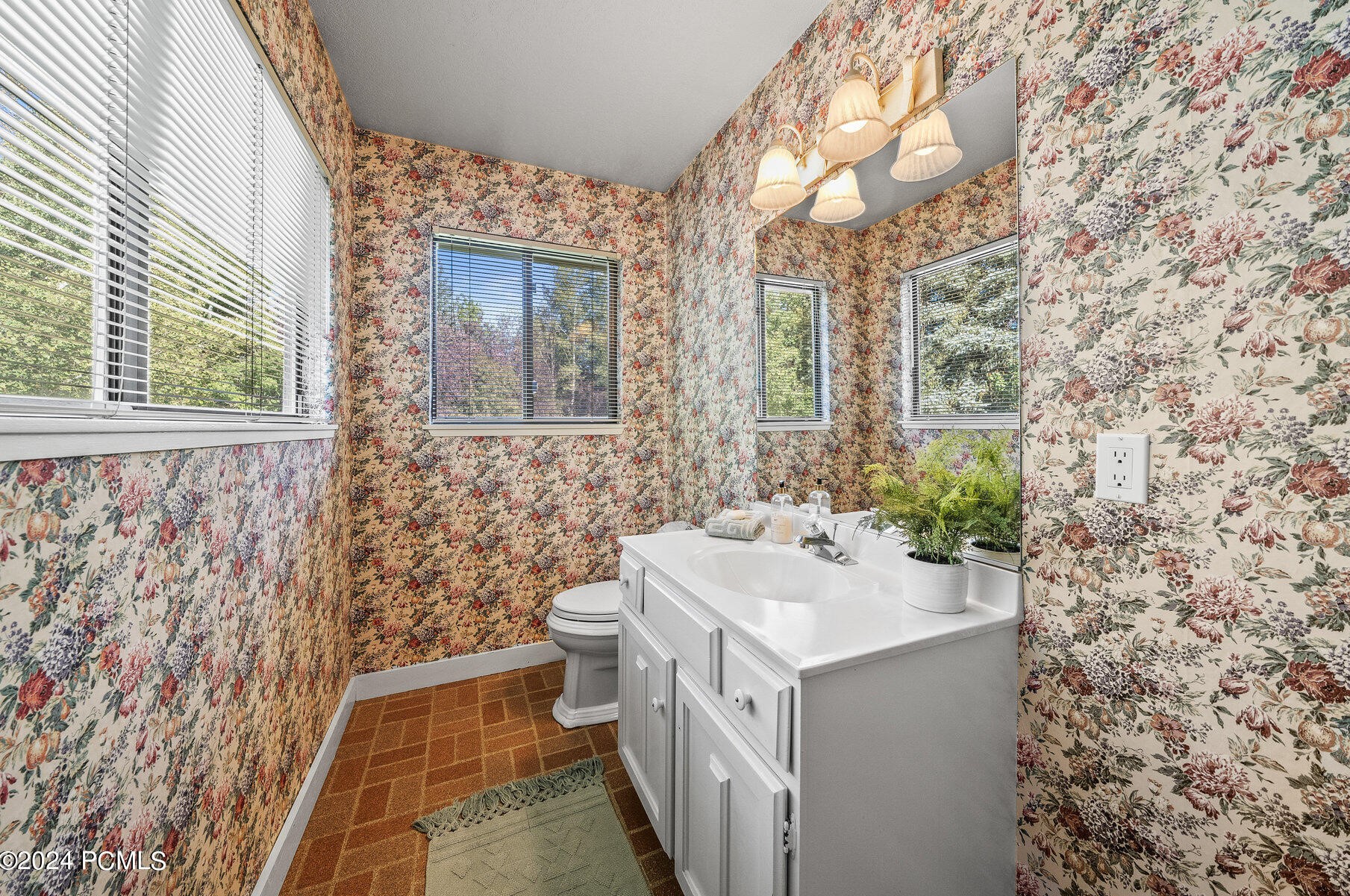 2376 Lucky John Dr, Park City UT 84060-6918 exterior