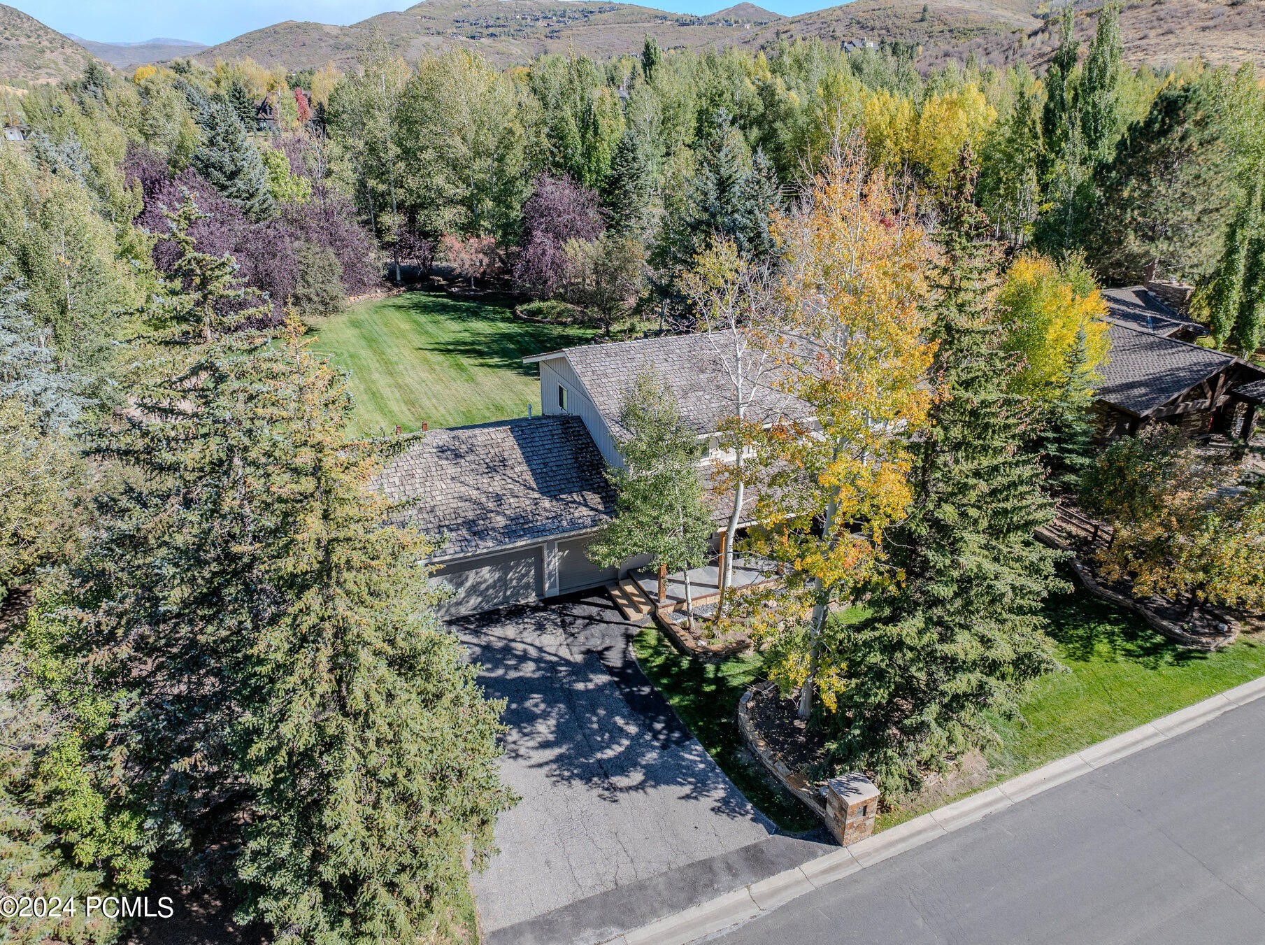 2376 Lucky John Dr, Park City UT 84060-6918 exterior