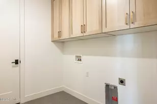 2250 E Murray Holladay Rd, Holladay, UT 84117 - Photo 25