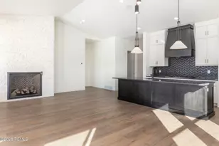 496 E Kayak Dr, Hideout, UT 84036 - Photo 9