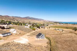 2678 S Eagle Dr, Garden City, UT 84028 - Photo 9