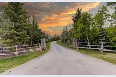 8819 Highfield Road, Park City, UT 84098 - Photo 3