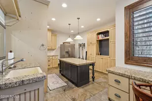 1 Cross Hill Ln, Sandy, UT 84092 - Photo 37