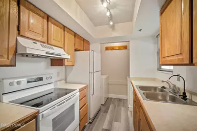 6905 W Powderwod West #Apt 7j, Park City, UT 84098 - Photo 9