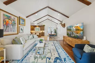 1917 E Holladay View Pl, Holladay, UT 84117 - Photo 9