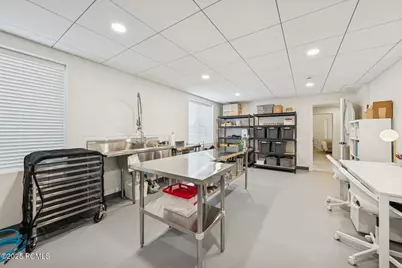 1917 E Holladay View Place, Holladay, UT 84117 - Photo 43