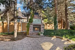 2238 E Cottonwood Cove Ln, Cottonwood Heights, UT 84121 - Photo 97