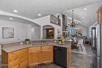 2541 E Stonebury Loop Rd, Springville, UT 84663 - Photo 29