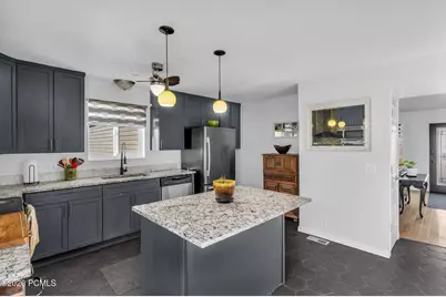 7462 S 2300, Cottonwood Heights, UT 84121 - Photo 7