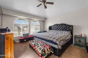 7819 S Spruce Tree Ln, Sandy, UT 84094 - Photo 9