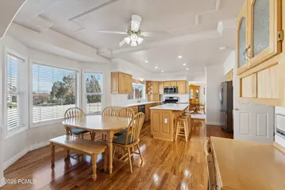 11694 S Stone Crest Circle, Riverton, UT 84065 - Photo 9