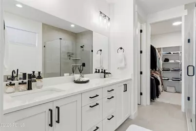 8569 S Round Stone Cove, Sandy, UT 84094 - Photo 47