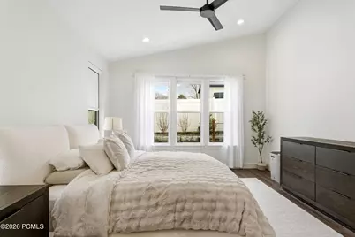 8569 S Round Stone Cove, Sandy, UT 84094 - Photo 13