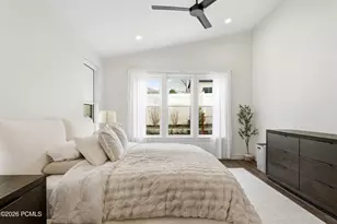 8569 S Round Stone Cove, Sandy, UT 84094 - Photo 13