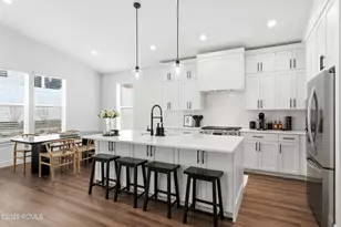 8569 S Round Stone Cove, Sandy, UT 84094 - Photo 9