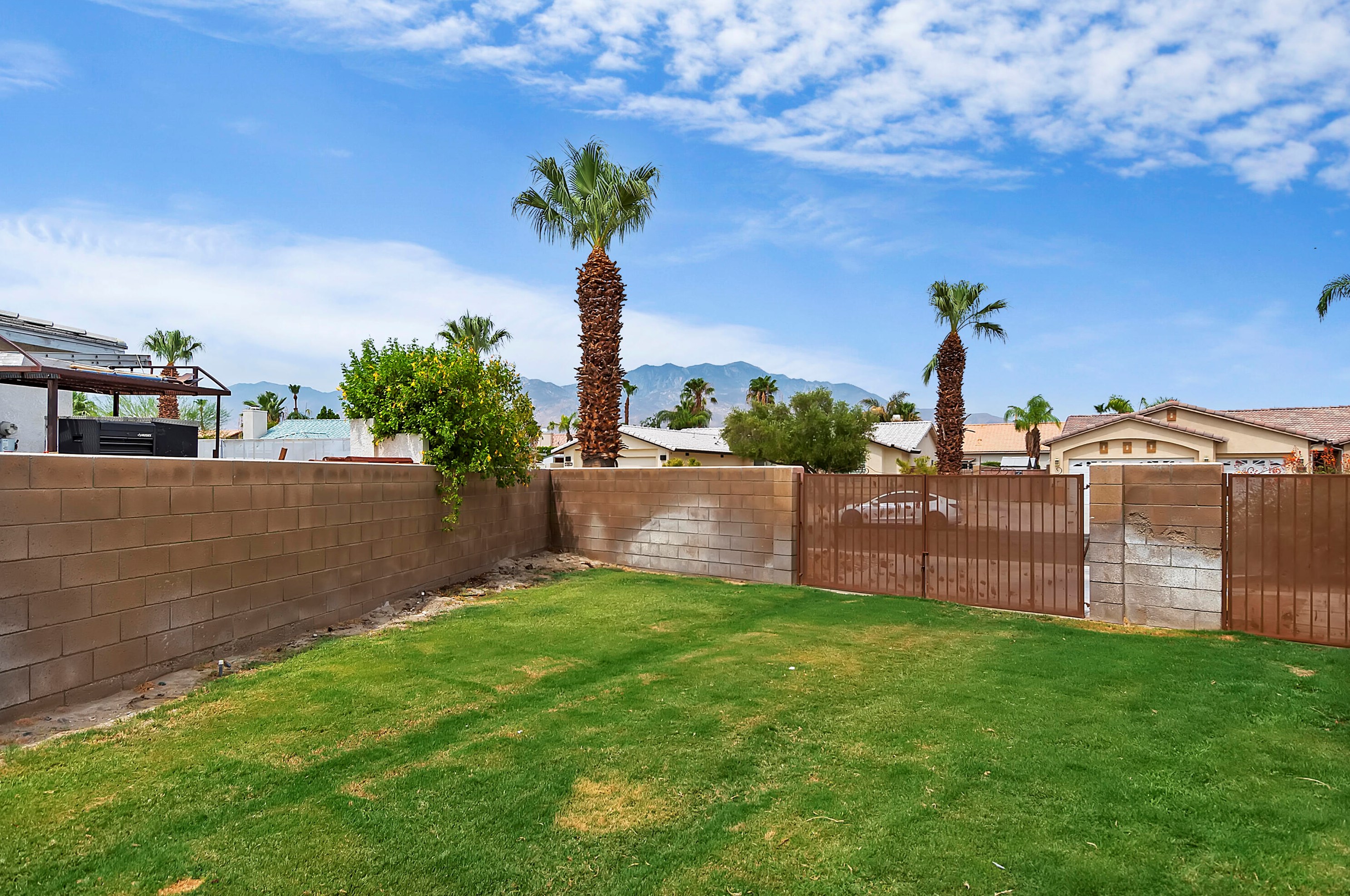 30476 Seminole Ct, Cathedral City CA  92234-6107 exterior