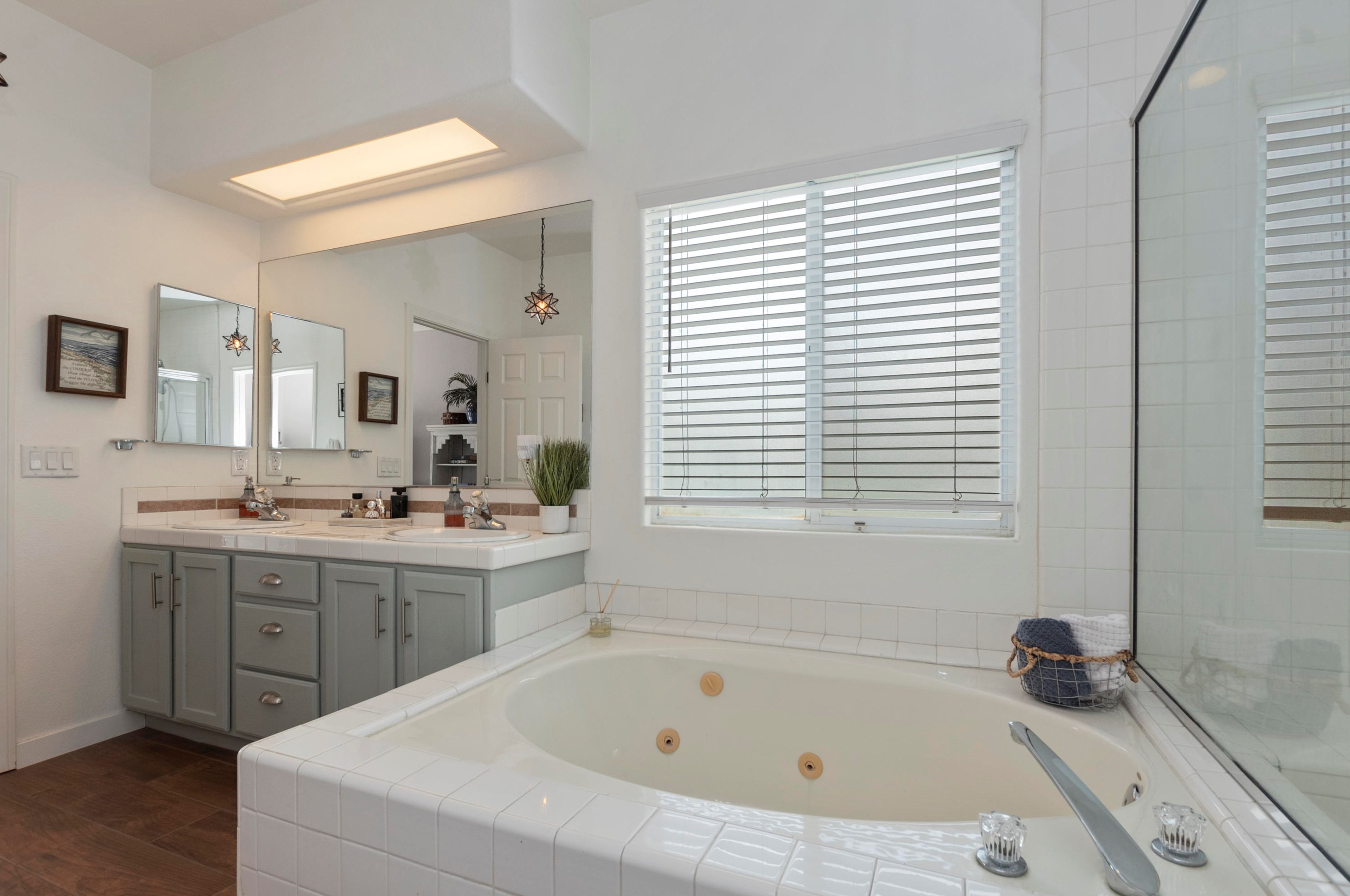 30476 Seminole Ct, Cathedral City CA  92234-6107 exterior