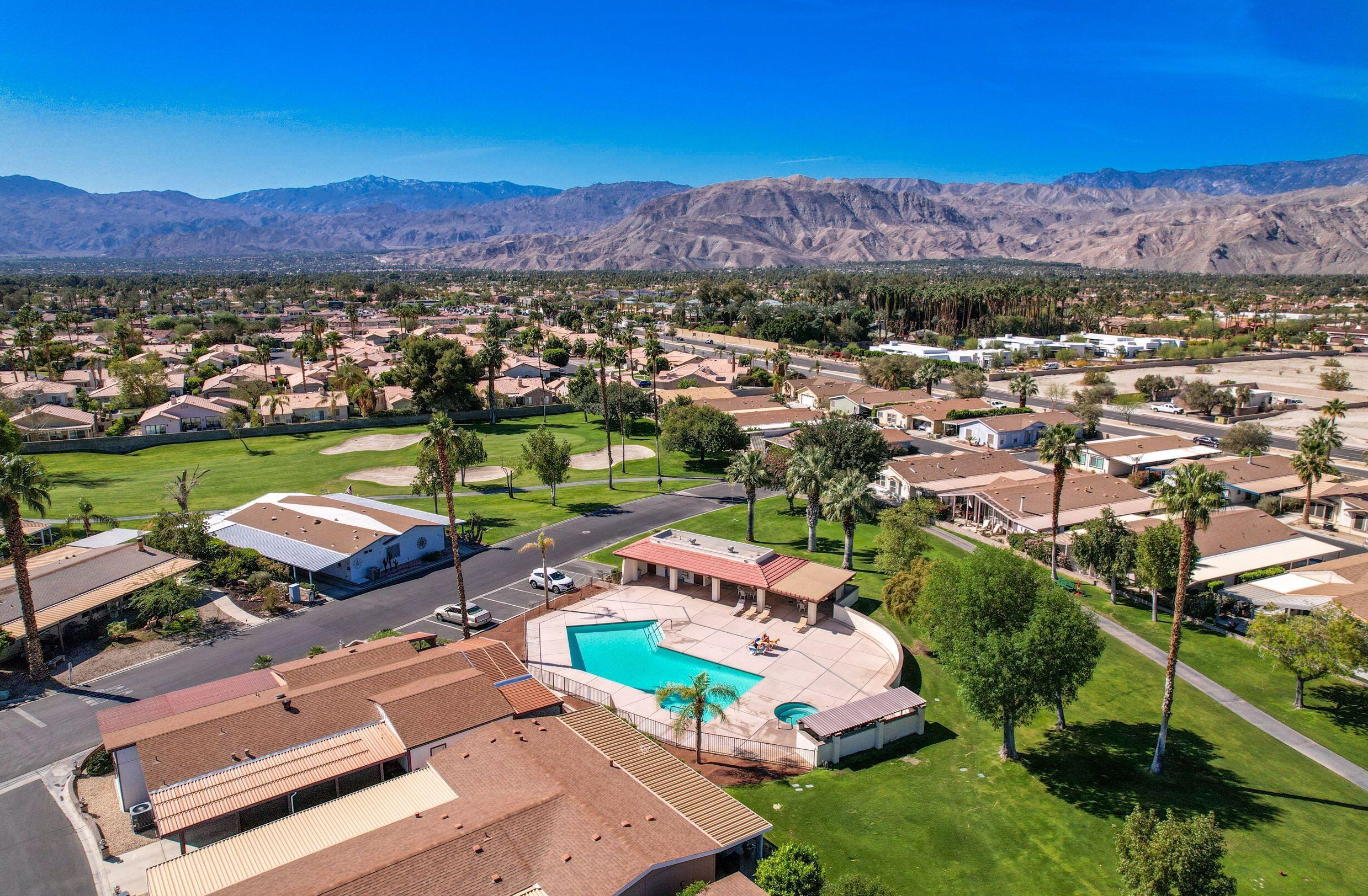 73450 Country Club Dr, Palm Desert CA  92260-8601 exterior
