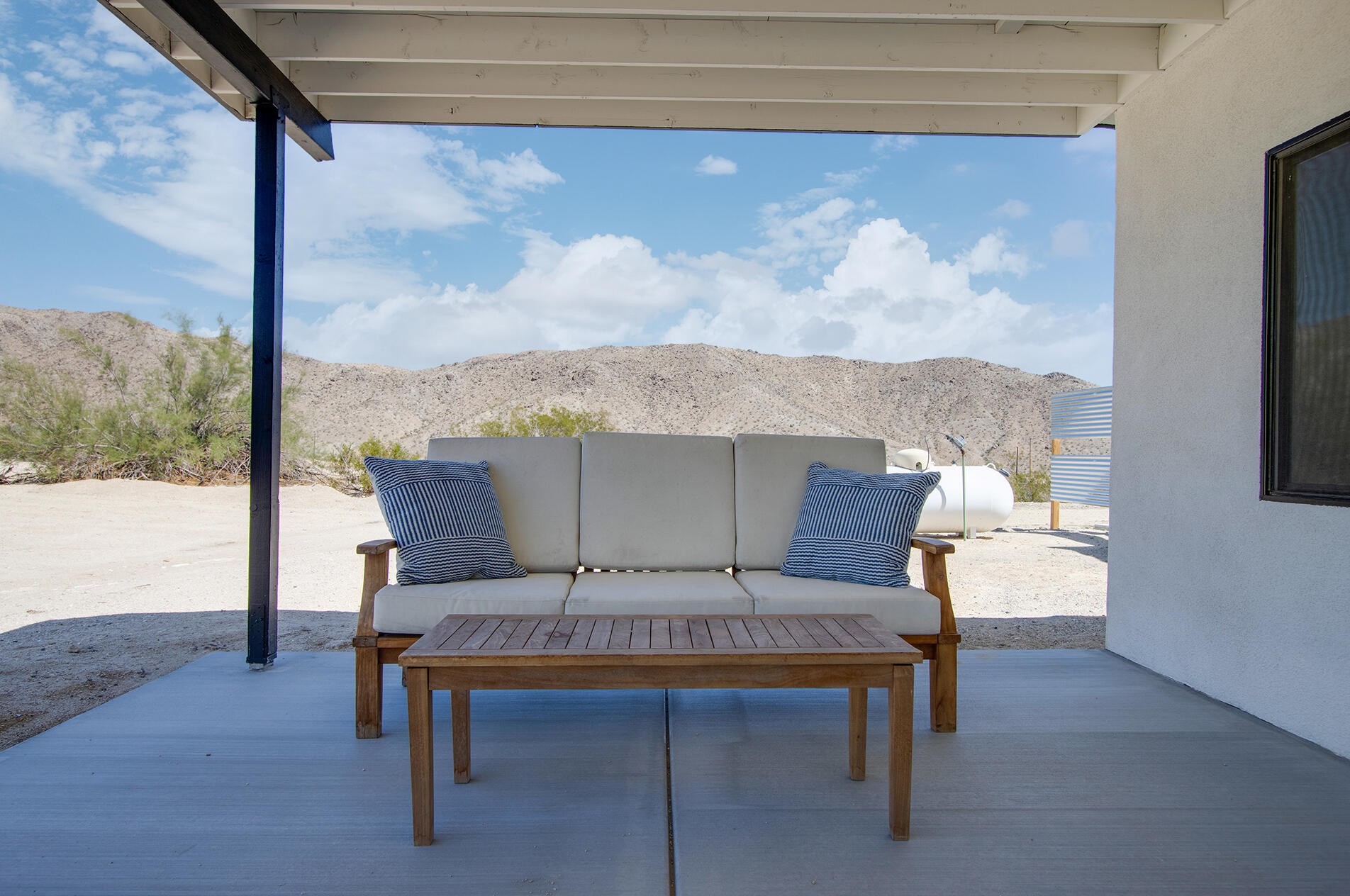 67754 Whitmore Rd, Twntynine Plm CA  92277-6308 exterior