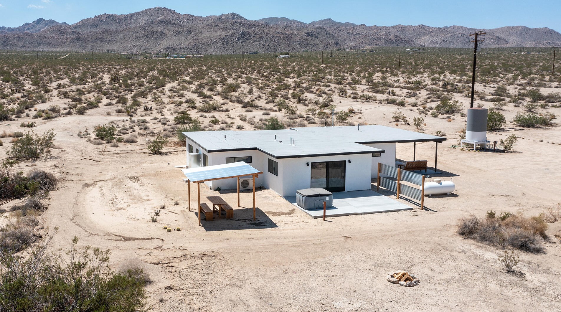 67754 Whitmore Rd, Twntynine Plm CA  92277-6308 exterior