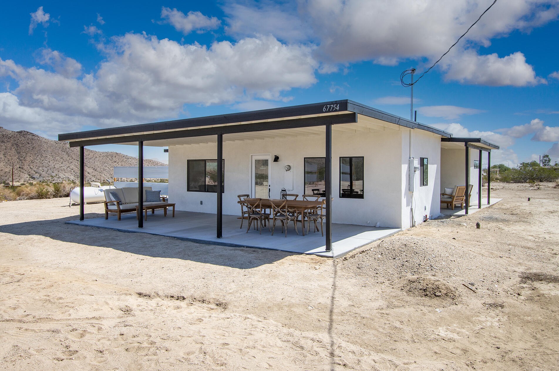 67754 Whitmore Rd, Twntynine Plm CA  92277-6308 exterior