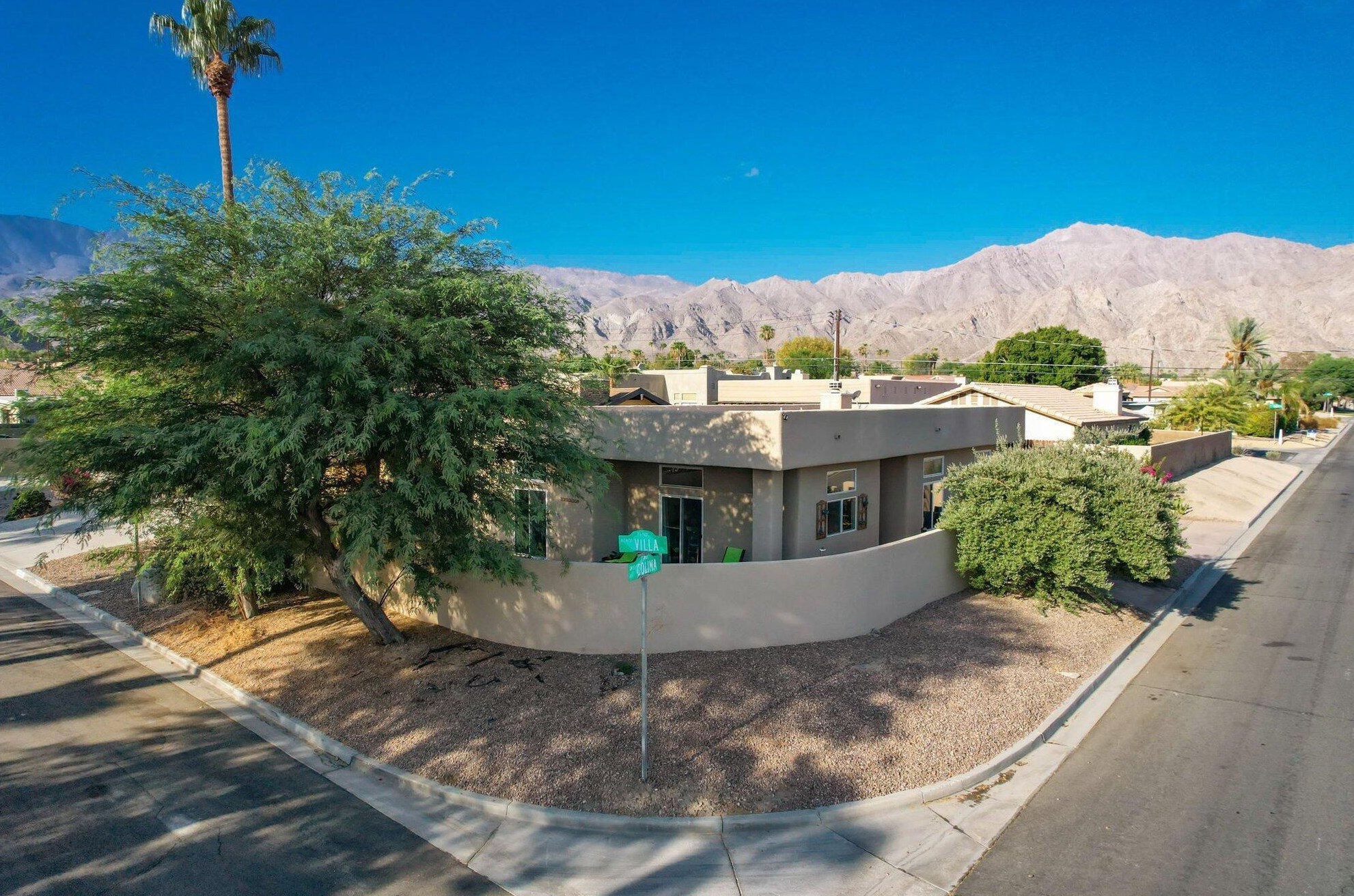 77895 Calle Colima, La Quinta CA  92253-5528 exterior