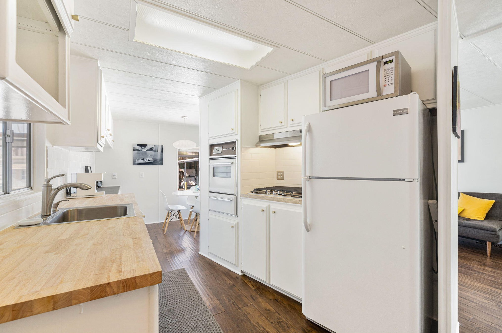 421 Butterfield, Cathedral City CA  92234-1009 exterior