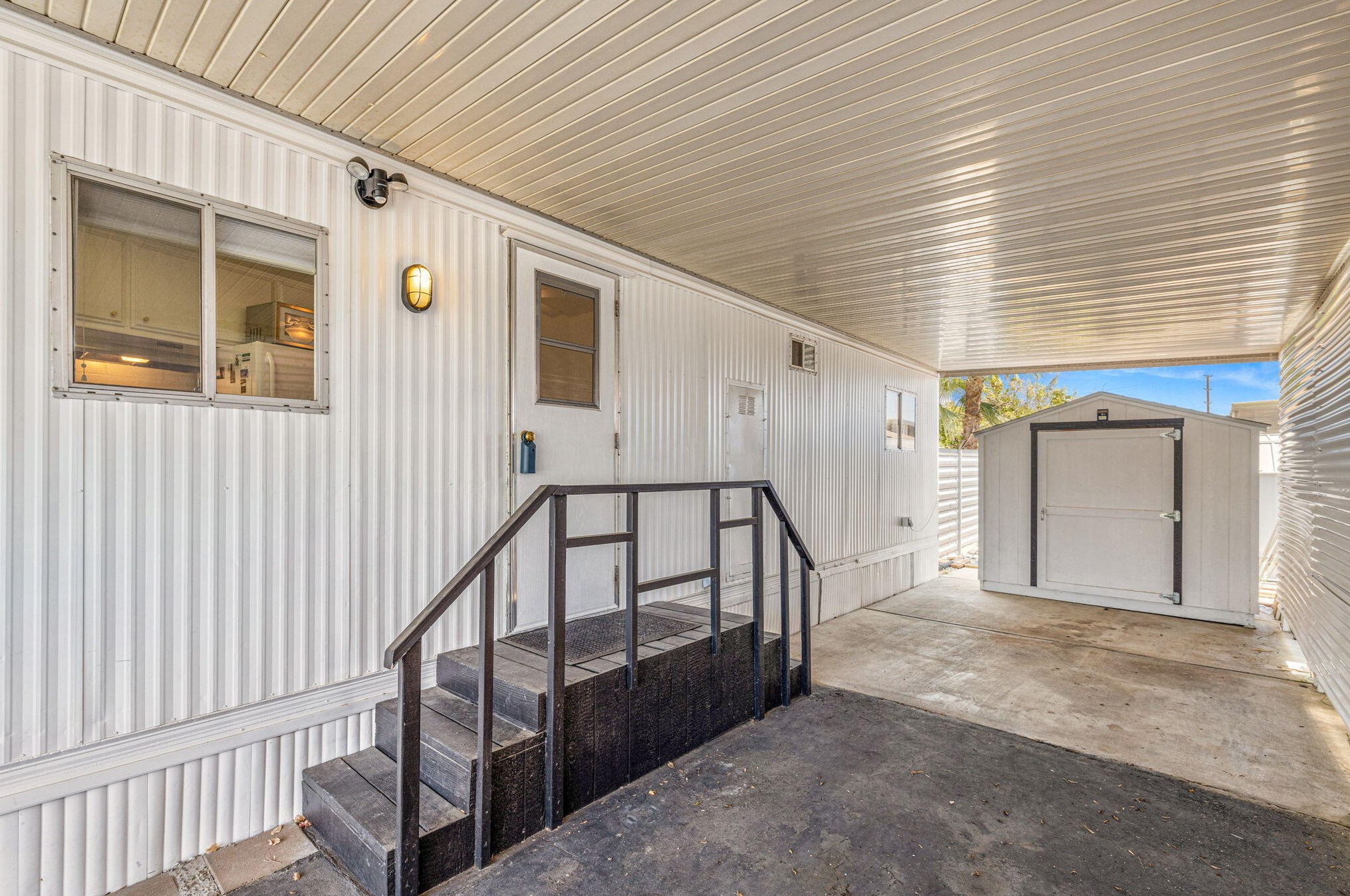 421 Butterfield, Cathedral City CA  92234-1009 exterior