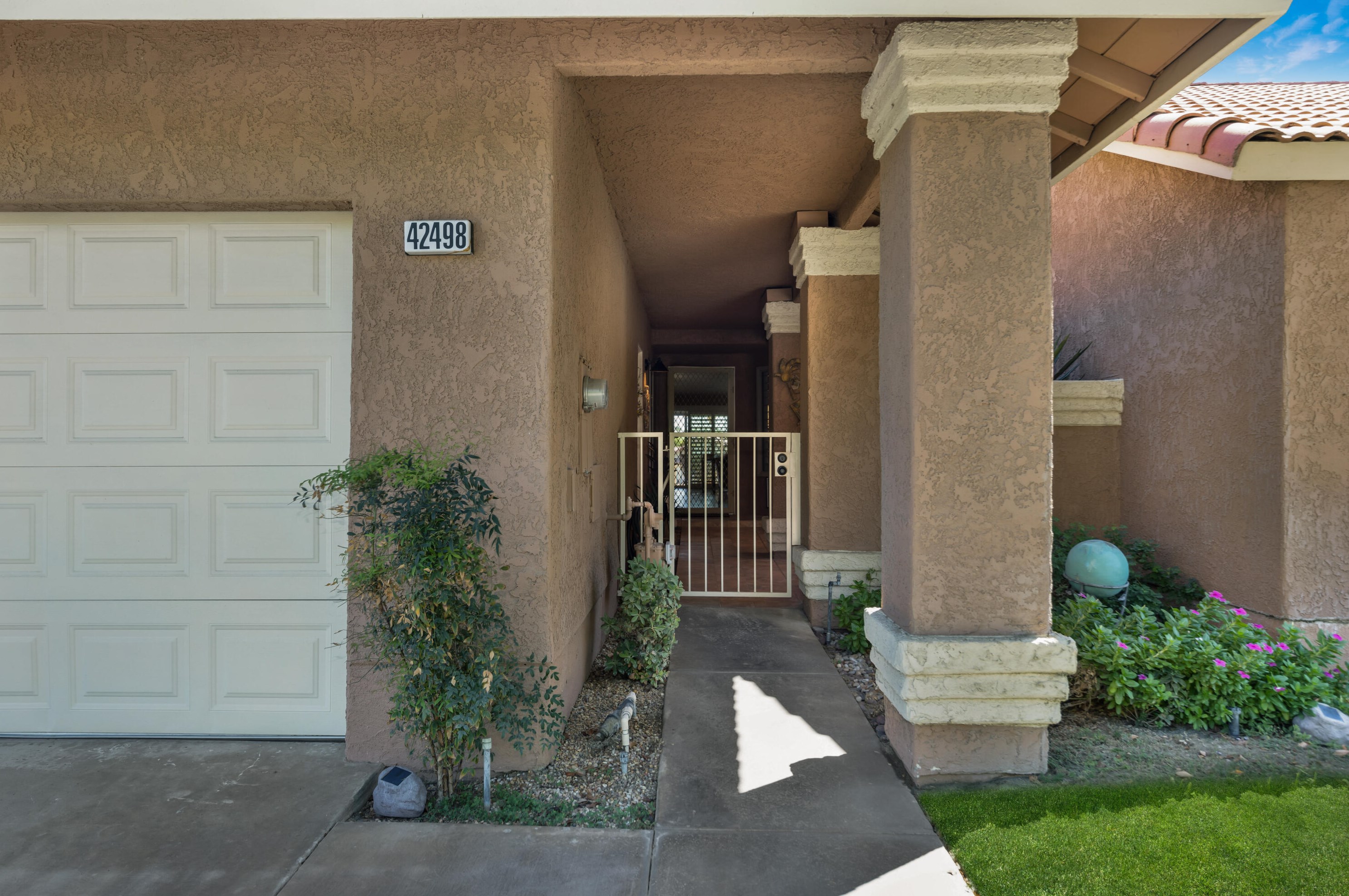 42498 Sand Dune Dr, Palm Desert CA  92211-7601 exterior