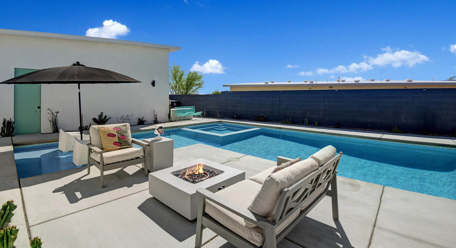 13845 Valley View Ct, Desert Hot Springs CA  92240-6585 exterior