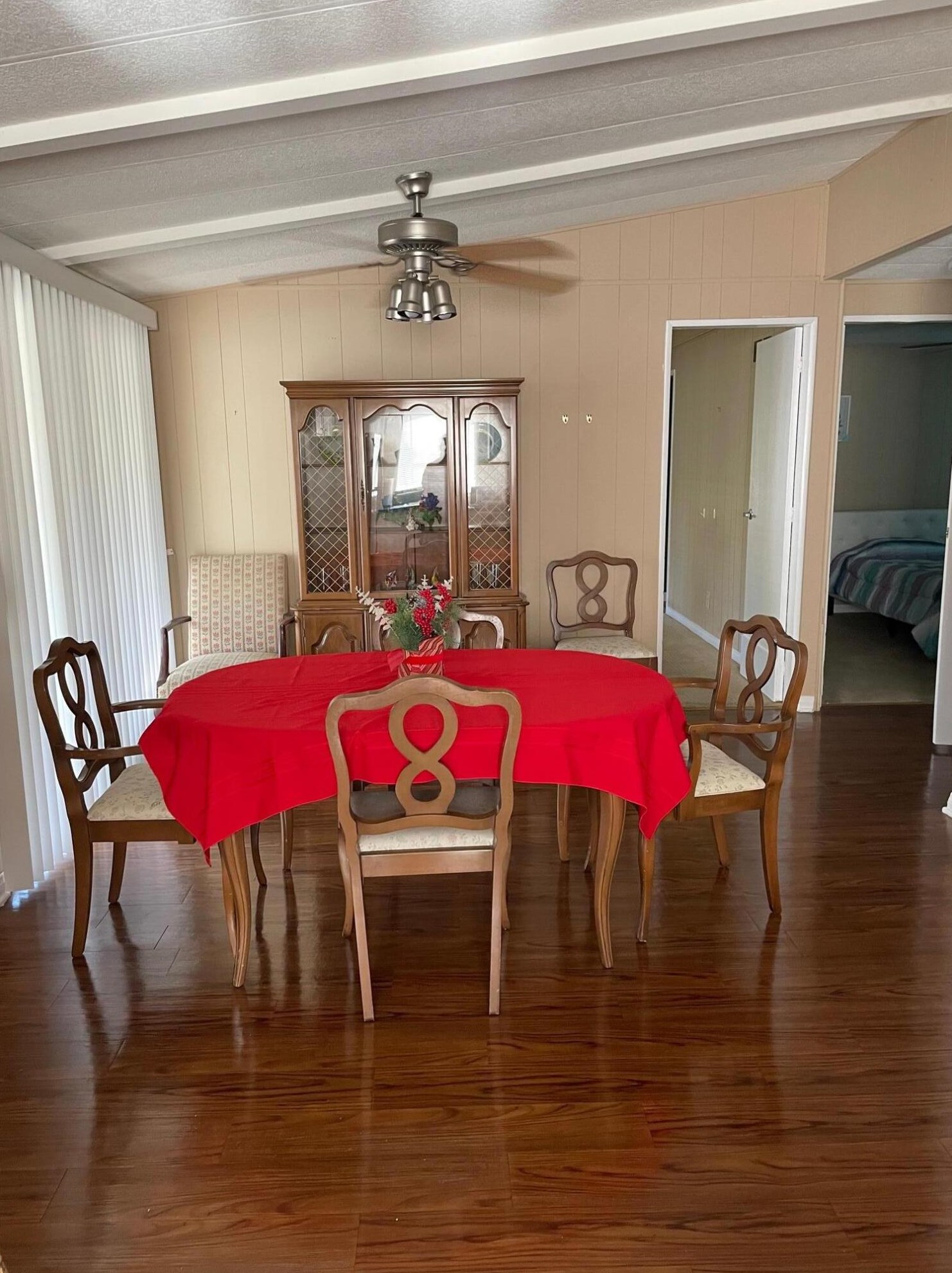 1140 Via Feliz, Cathedral City CA  92234-4324 exterior