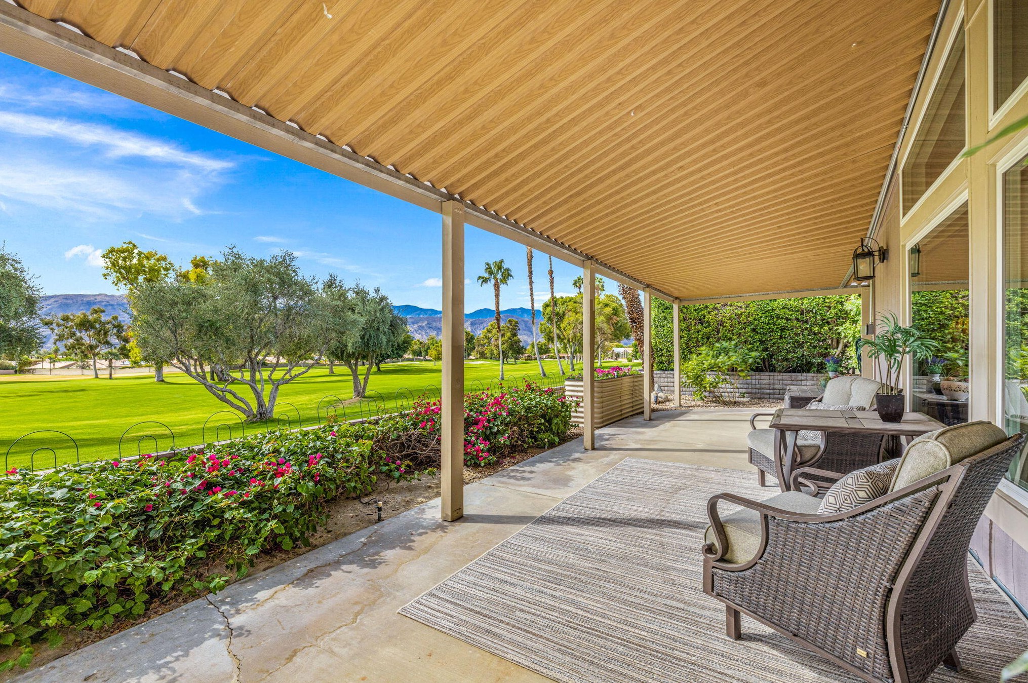 73450 Country Club Dr, Palm Desert CA  92260-8601 exterior