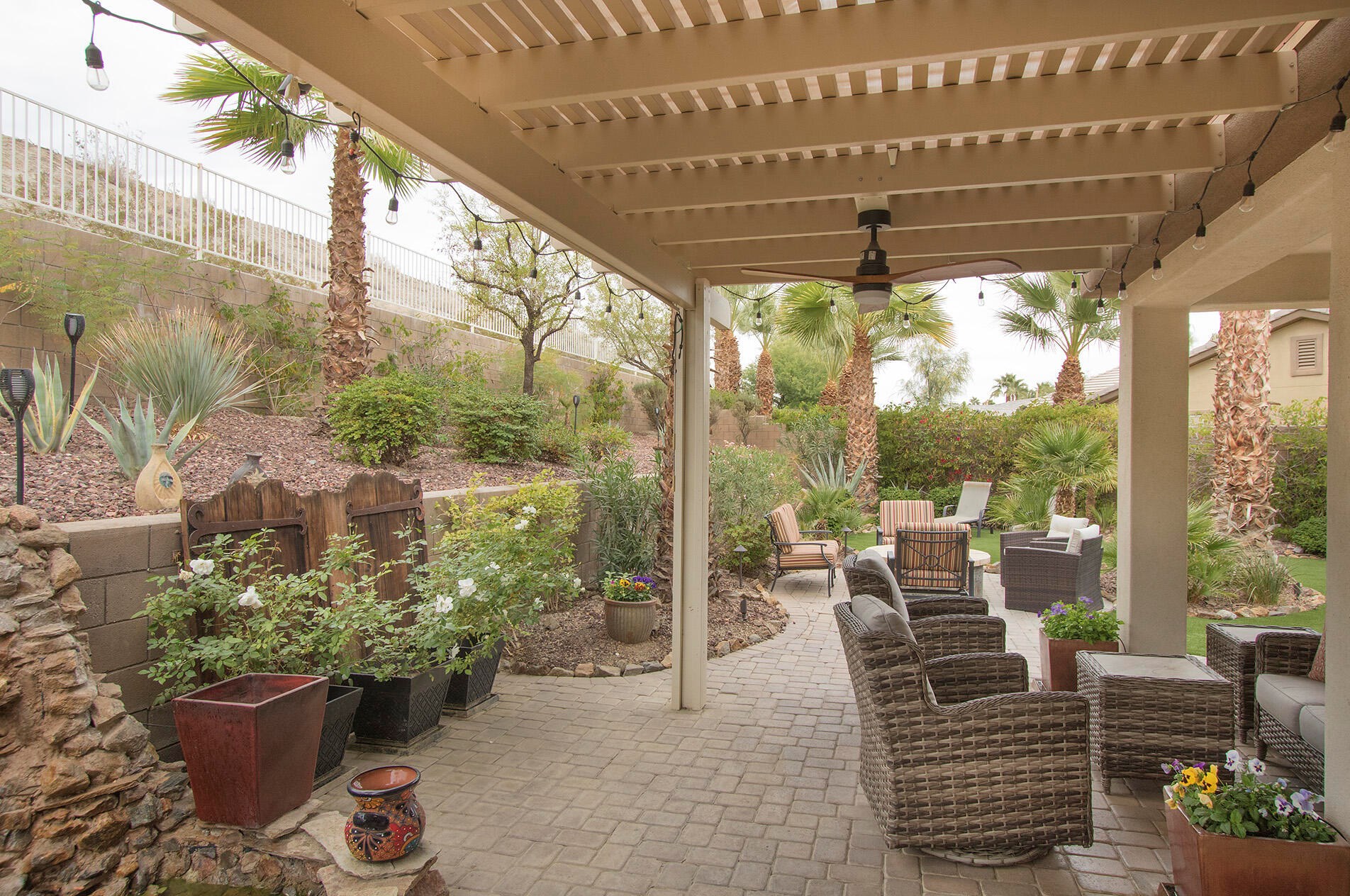 81202 Santa Rosa Ct, La Quinta CA  92253-9338 exterior