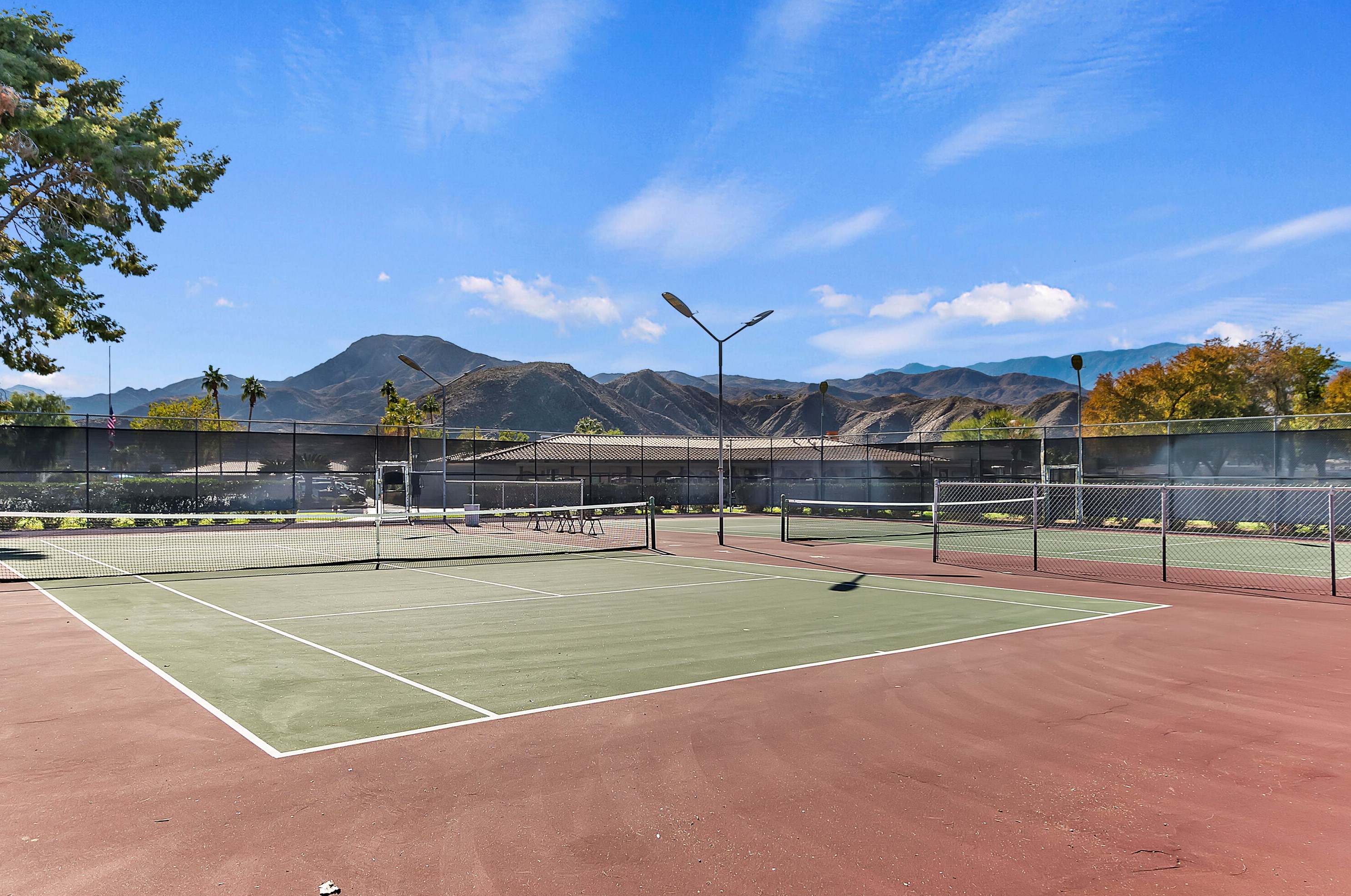450 Paseo Perdido, Cathedral City CA  92234-1628 exterior