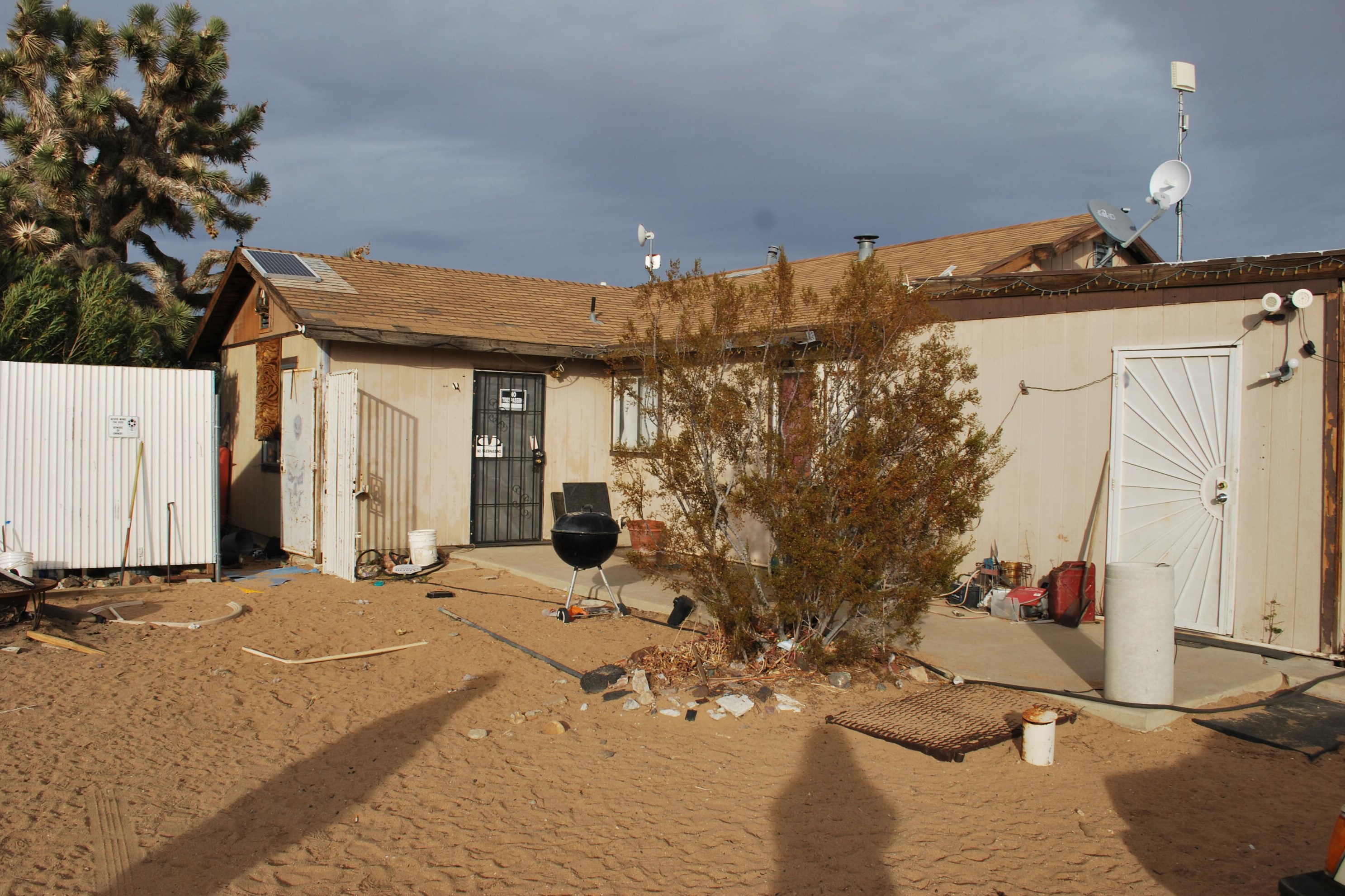 59221 Lutz Ave, Yucca Valley CA 92285-3106 exterior