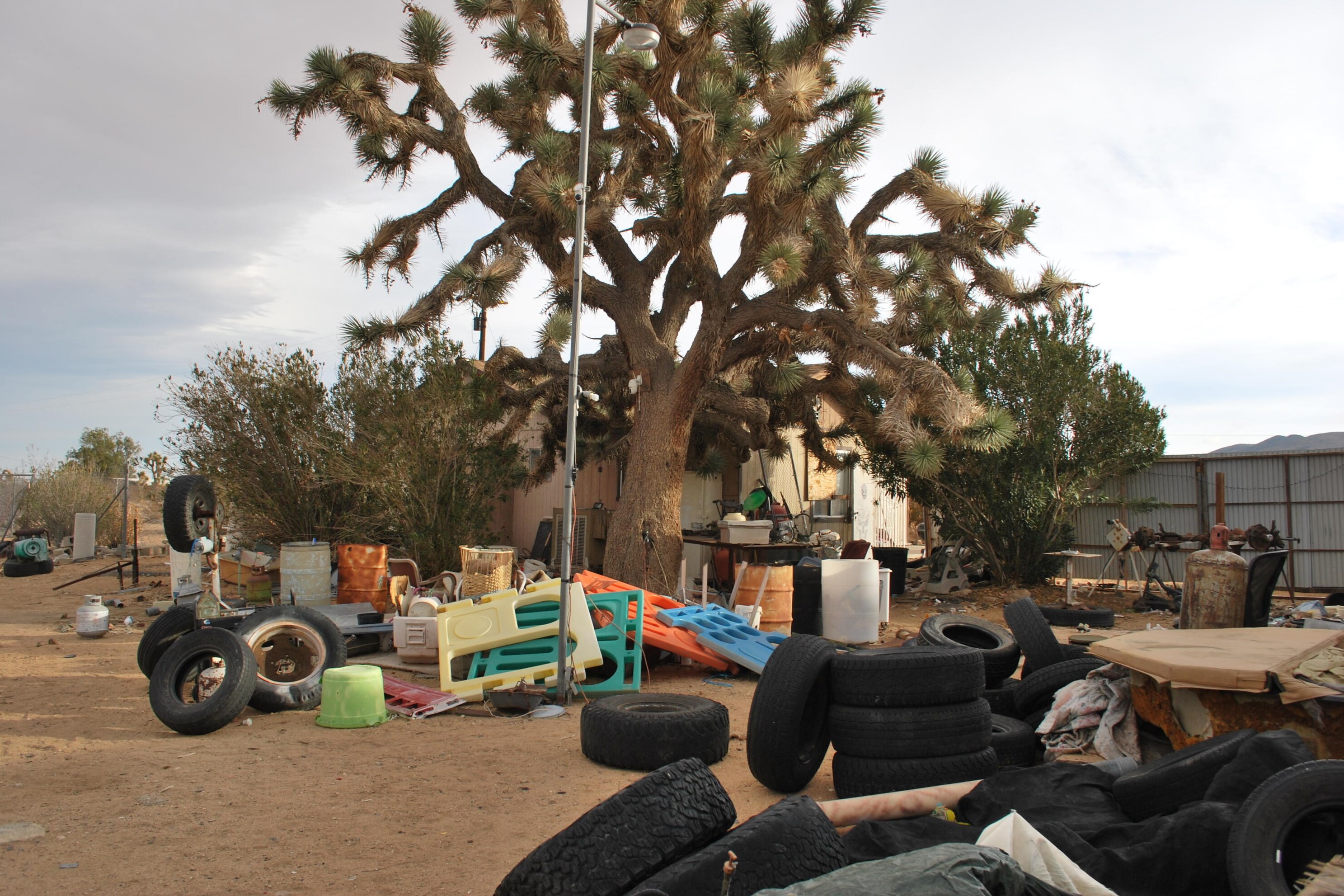 59221 Lutz Ave, Yucca Valley CA 92285-3106 exterior