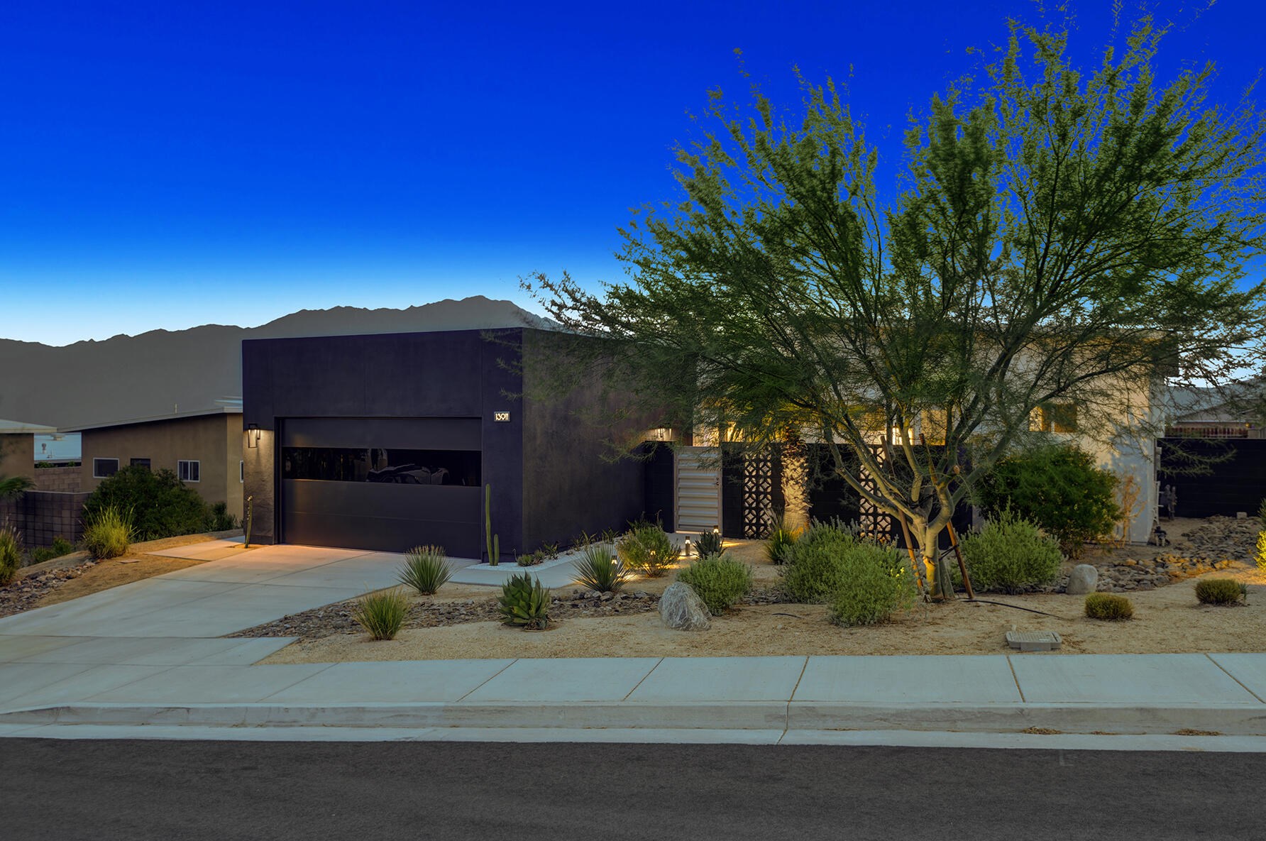 13911 Valley View Ct, Desert Hot Springs CA  92240-6585 exterior