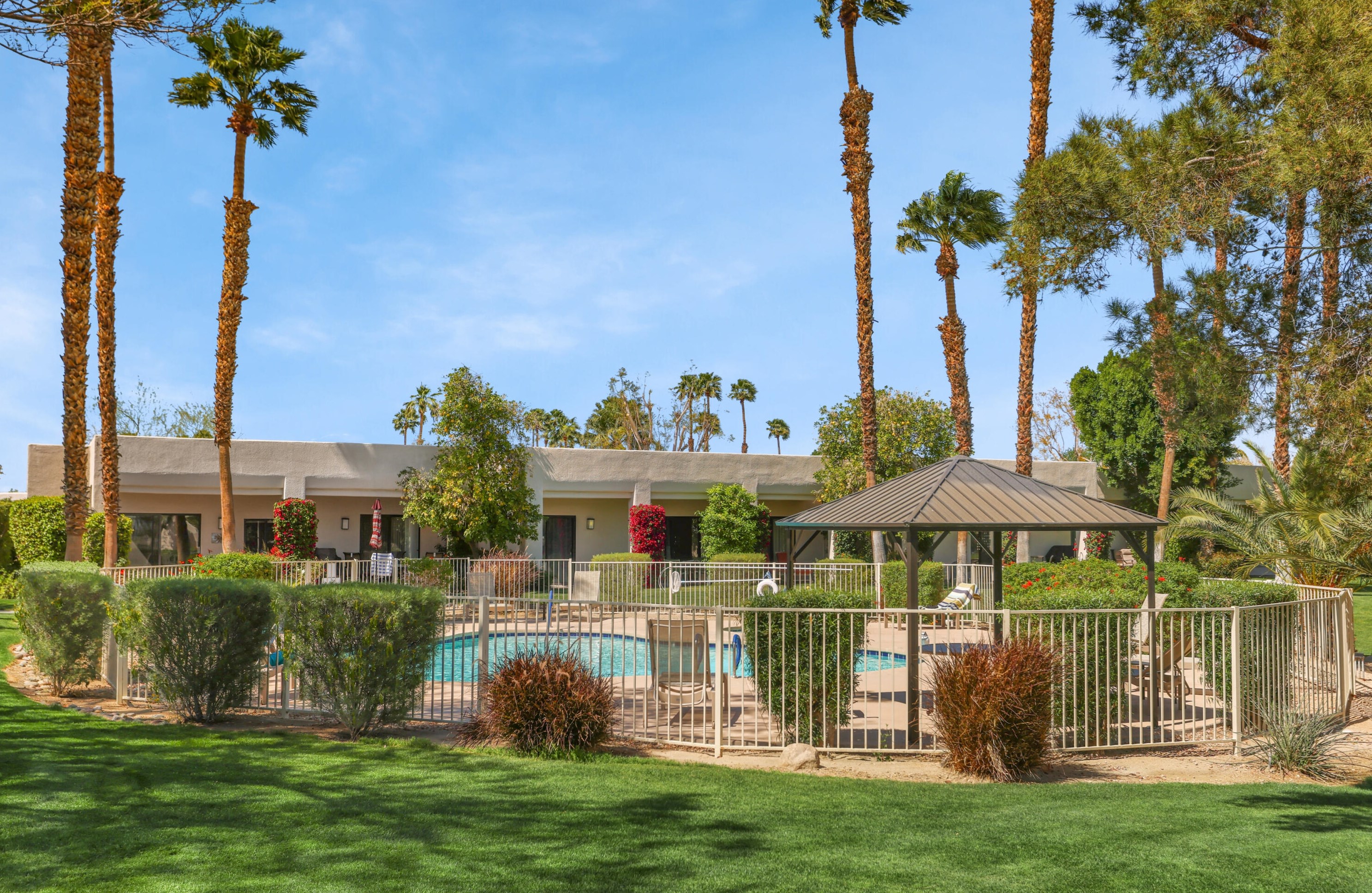 28610 Taos Ct, Cathedral City CA  92234-3574 exterior
